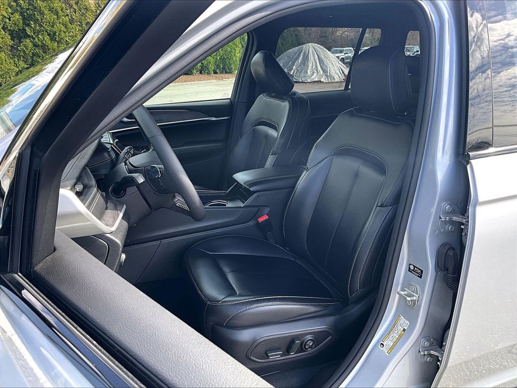 2024 Jeep Grand Cherokee — photo 10
