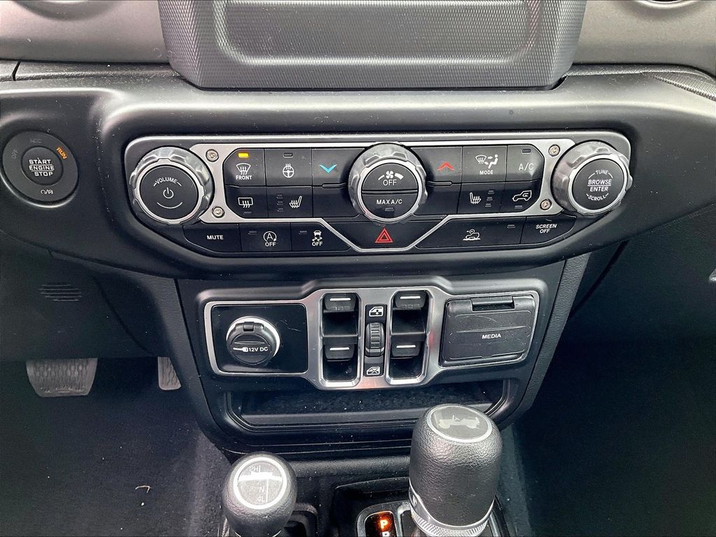 2023 Jeep Wrangler — photo 26