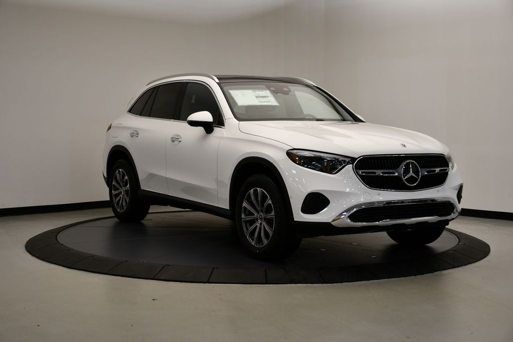 2025 Mercedes-Benz GLC 300 7