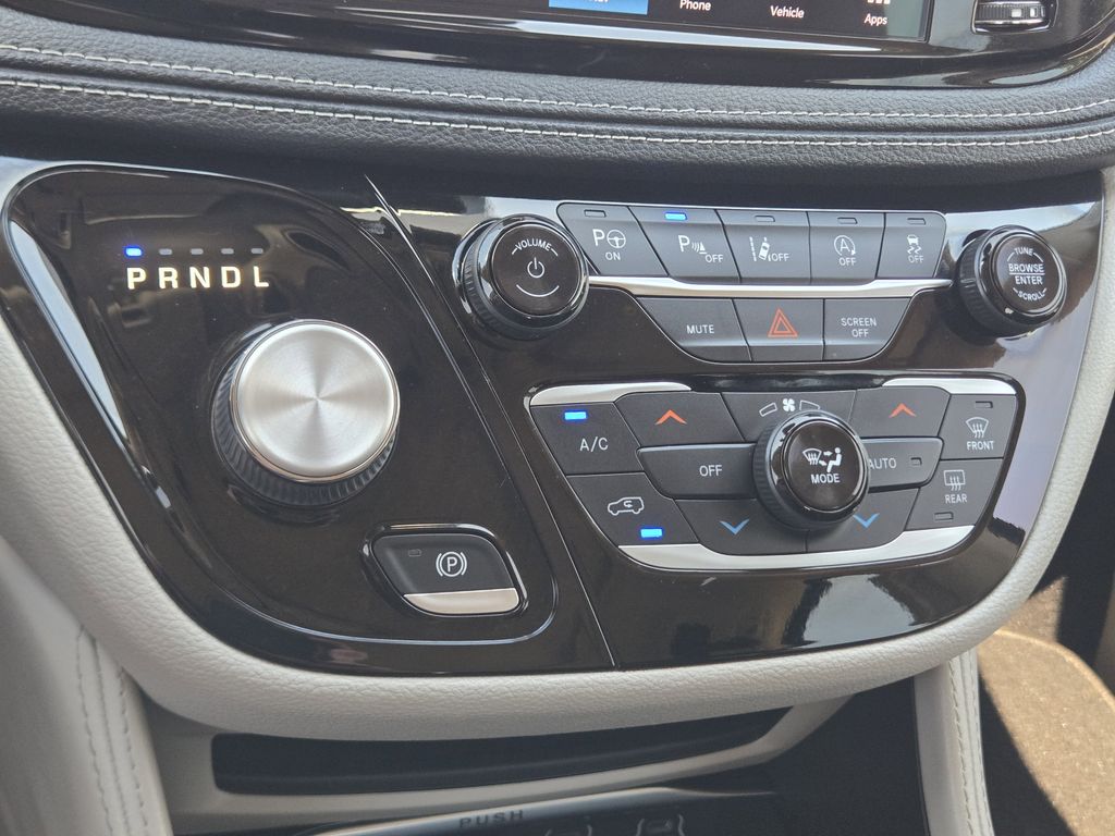 2022 Chrysler Pacifica Limited Black at Durrett Motor Company