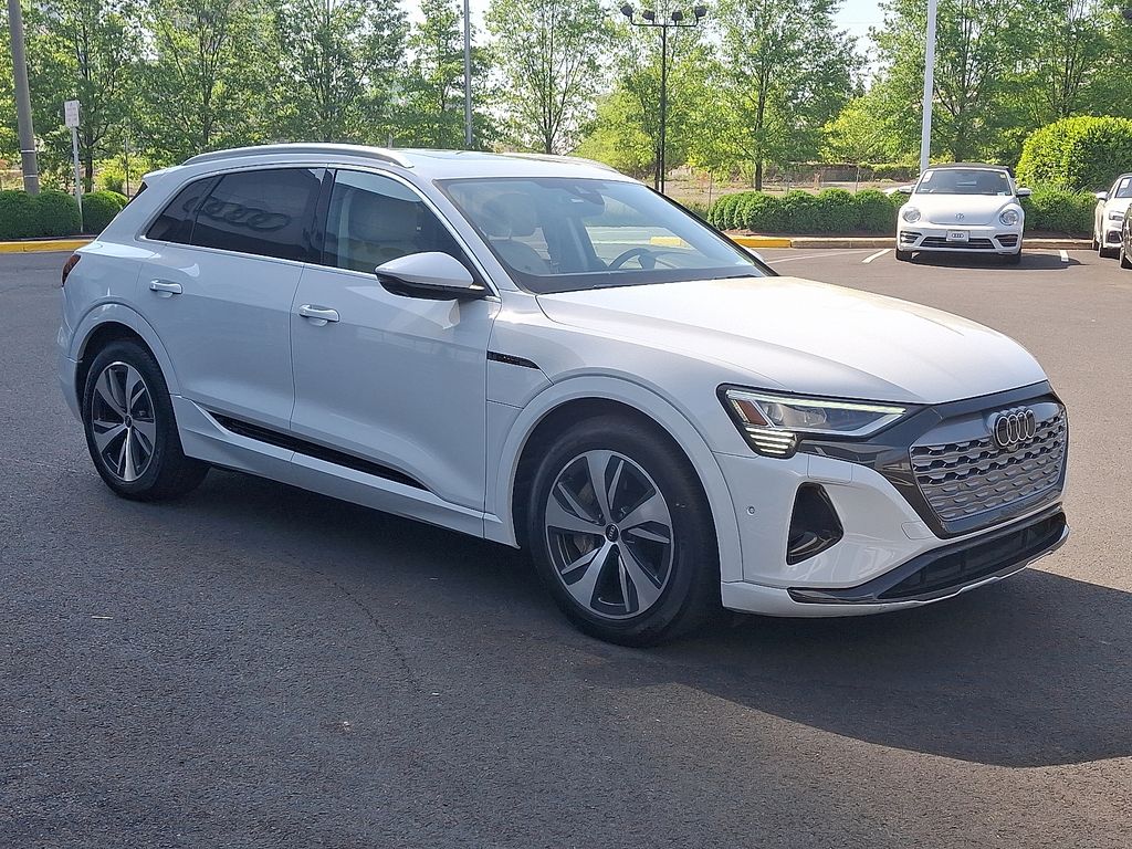 2024 Audi Q8 e-tron Premium Plus 3