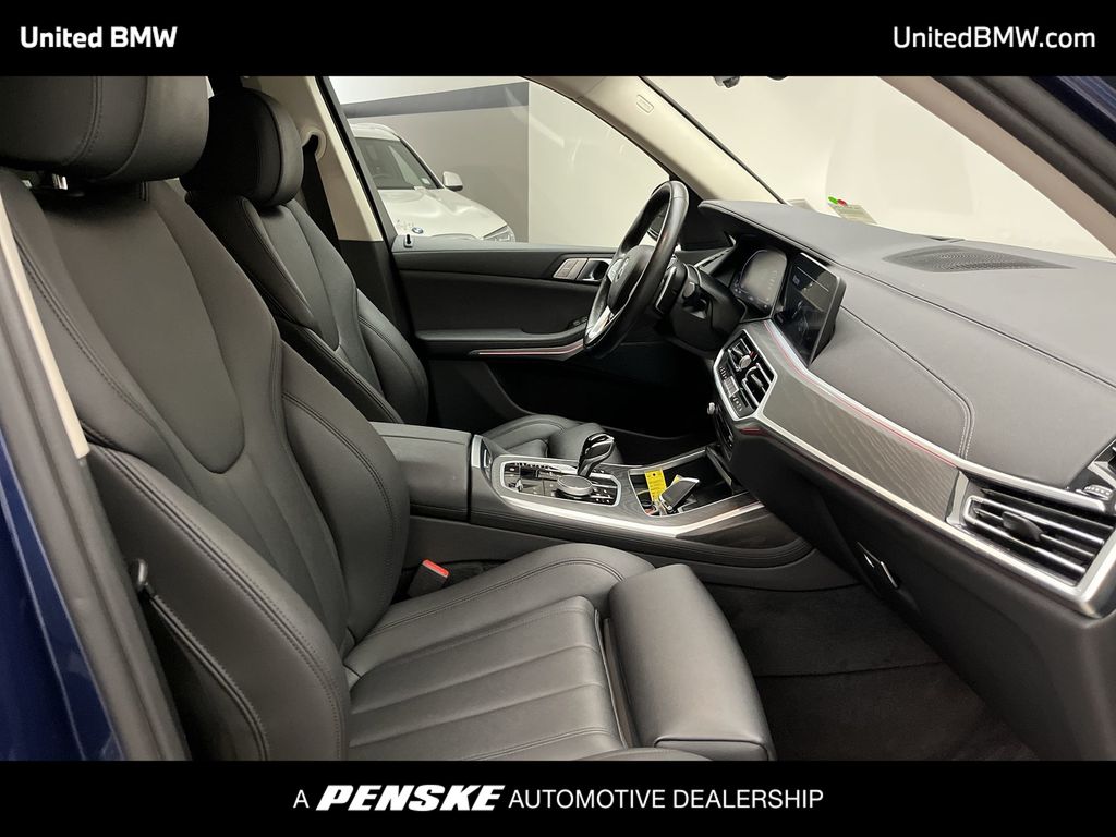 Thumbnail: 2022 BMW X7 - 21