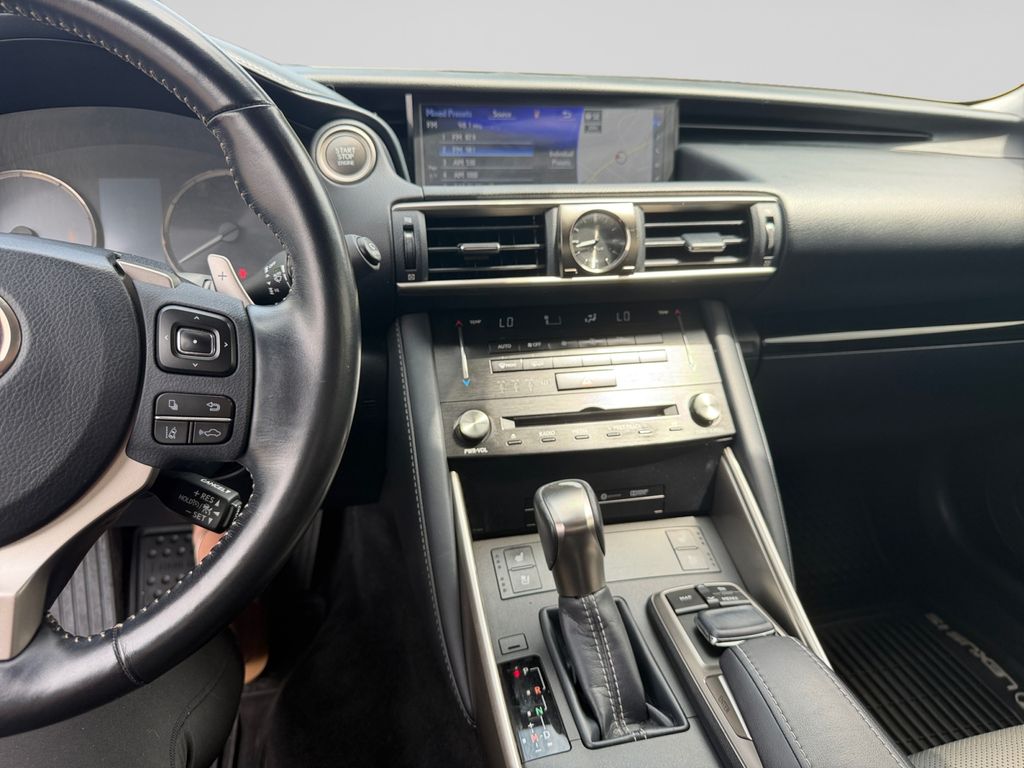 2018 Lexus IS 300 - 11