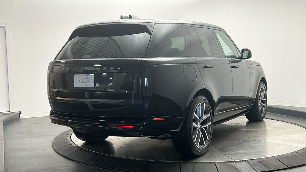 2025 Land Rover Range Rover SE 5