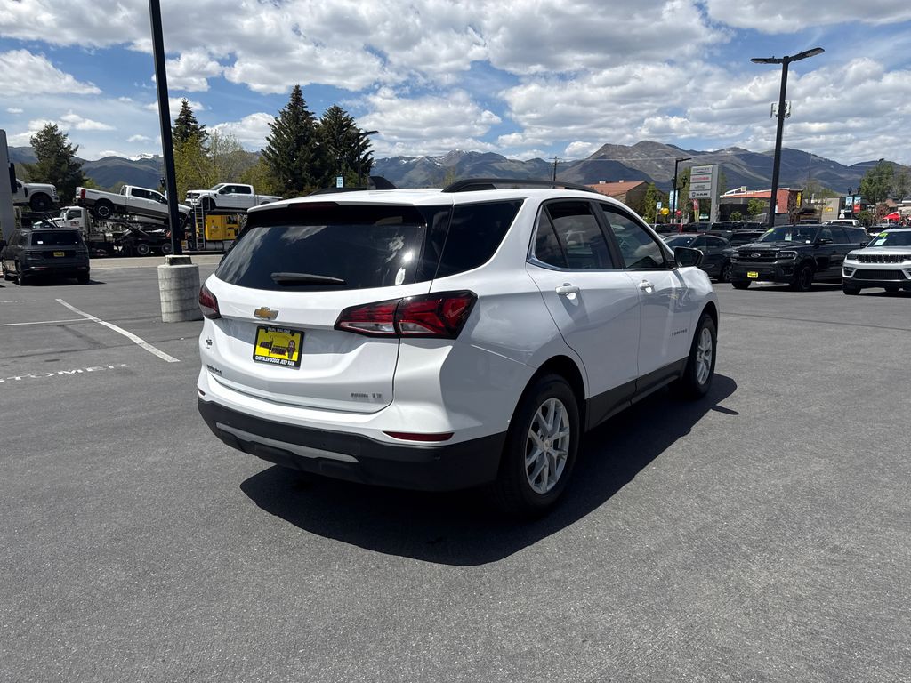 View vehicle photo 5