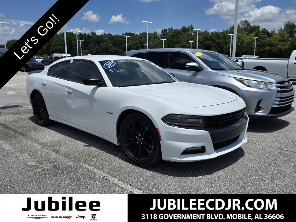 White Knuckle Clearcoat 2018 Dodge Charger Sedan Rear-Wheel Drive 8-Speed Automatic