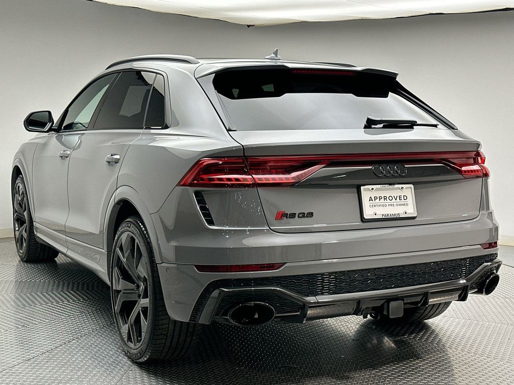 Thumbnail: 2023 Audi RS Q8 - 11