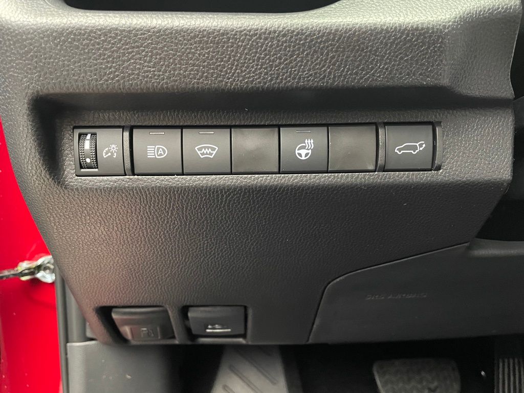 2025 Toyota RAV4 XLE 20