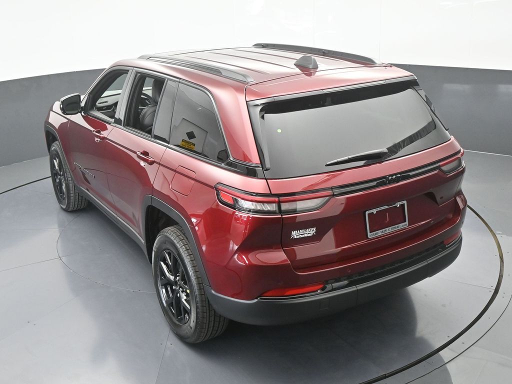 New 2025 Velvet Red Pearlcoat Jeep Altitude X image 43