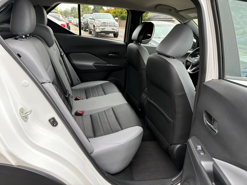 2023 Nissan Kicks SR