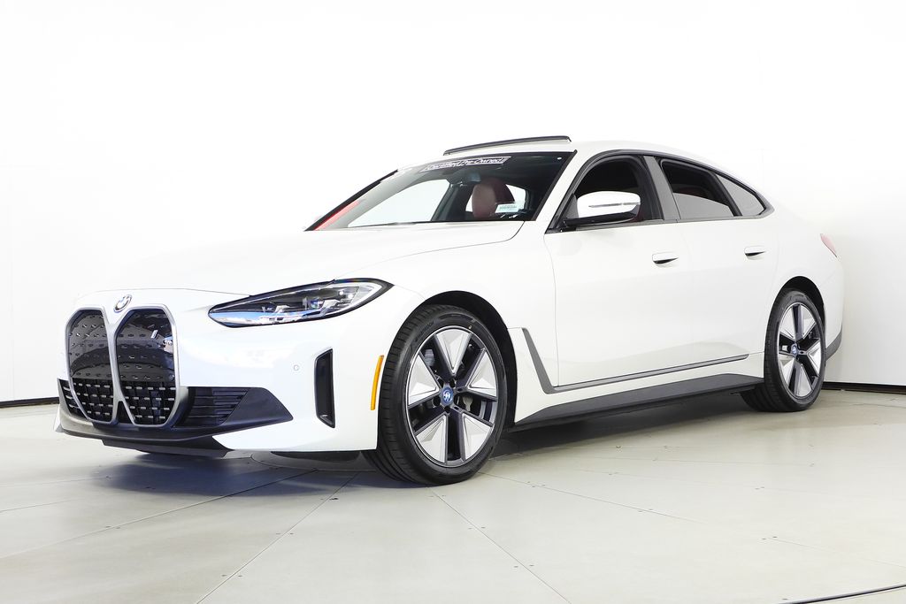 Thumbnail: 2023 BMW i4 - 2