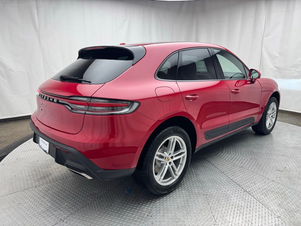 Thumbnail: 2025 Porsche Macan - 10
