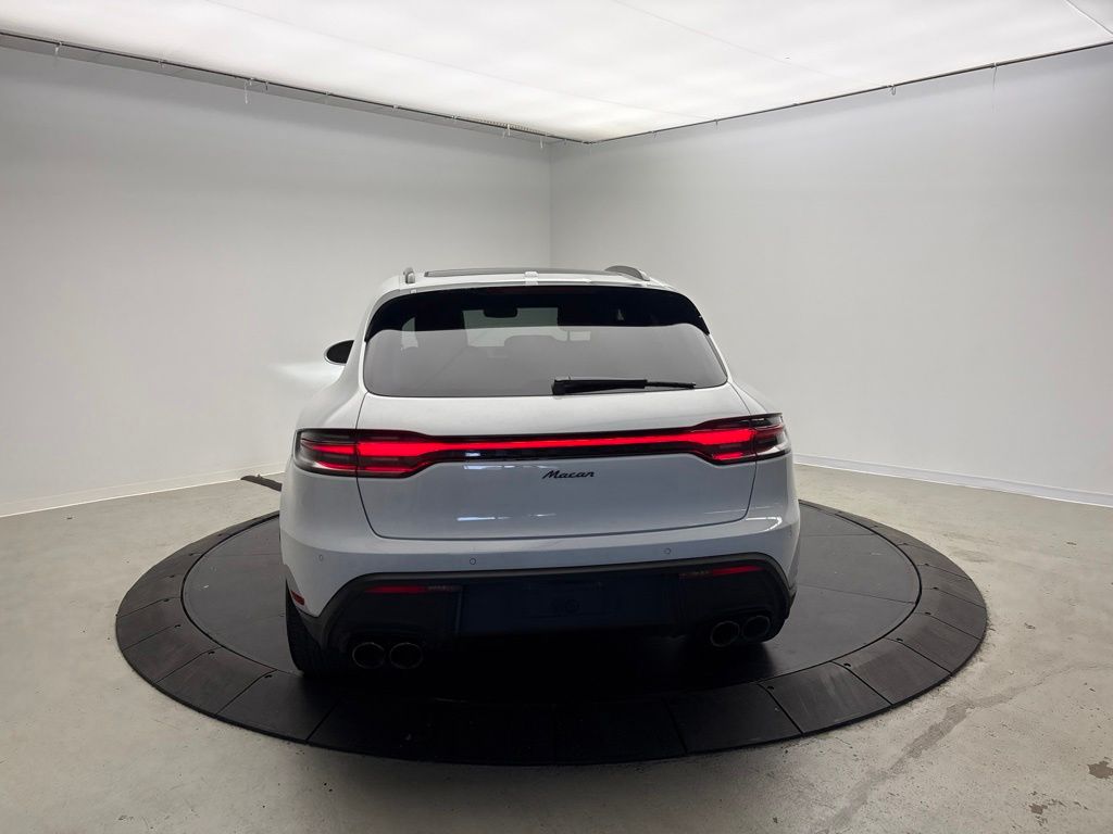 Thumbnail: 2023 Porsche Macan - 4