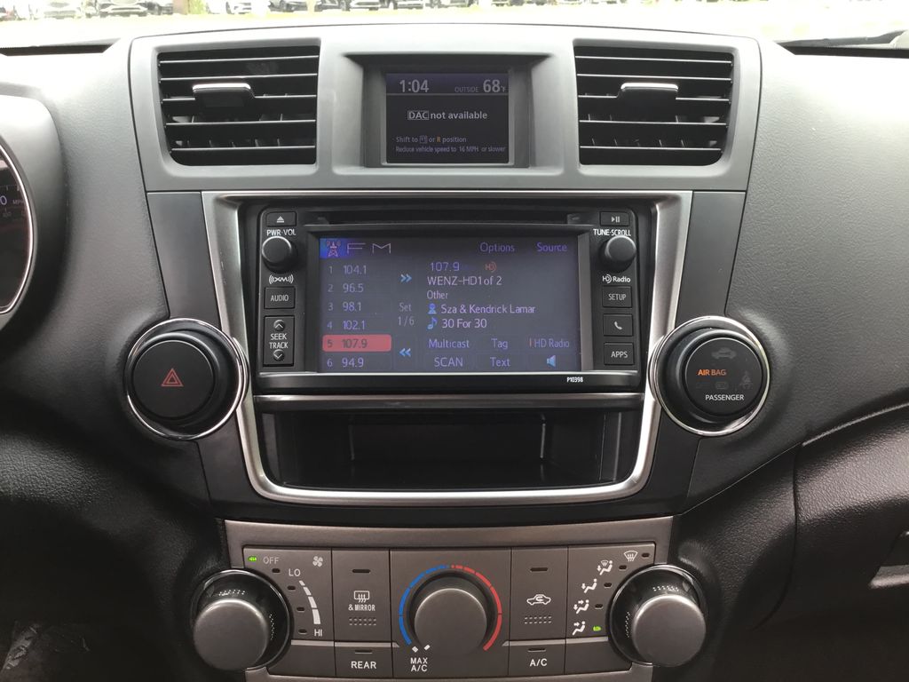 Thumbnail: 2013 Toyota Highlander - 18