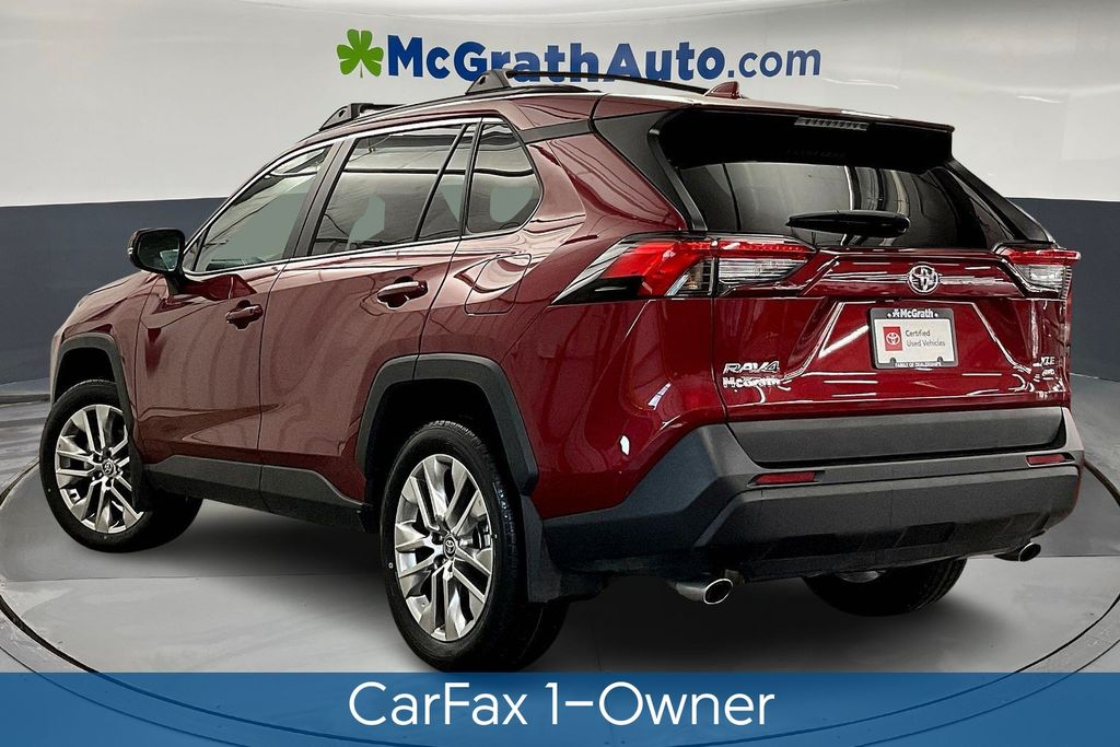 View vehicle photo 4