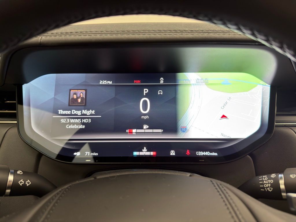 Thumbnail: 2023 Land Rover Range Rover - 14