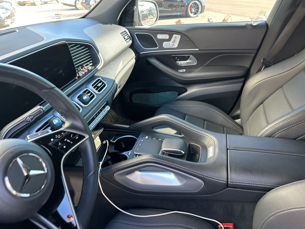 Thumbnail: 2025 Mercedes-Benz GLE - 4