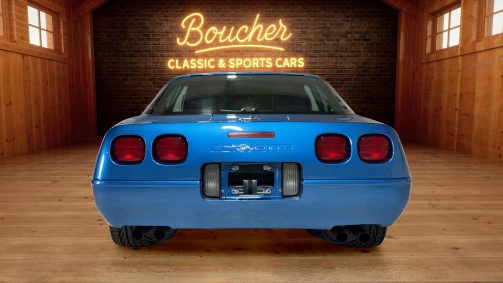 Used 1991 Blue Chevrolet  image 4