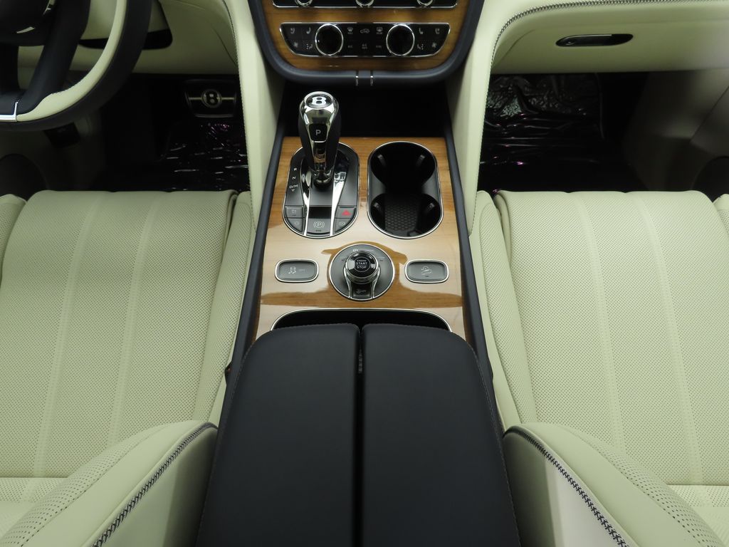 Thumbnail: 2025 Bentley Bentayga - 13