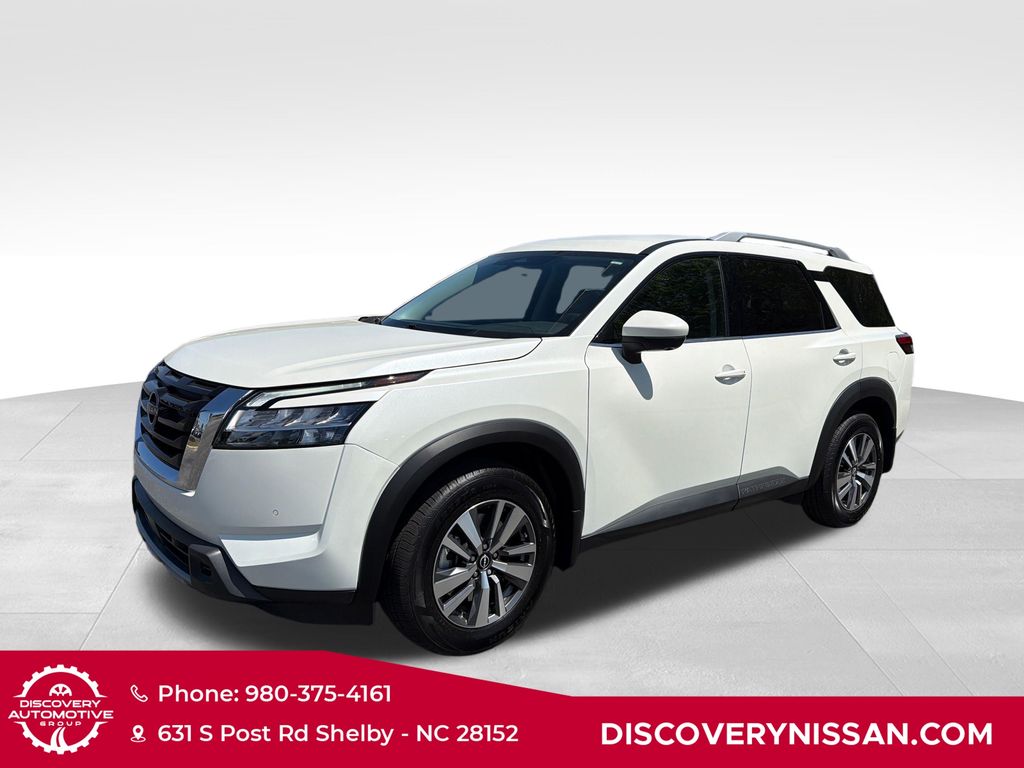 2024 Nissan Pathfinder SL