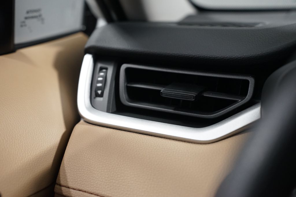 Thumbnail: 2025 Toyota RAV4 - 25