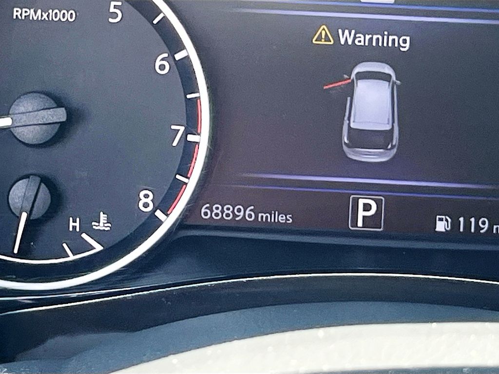 Used 2020 Silver Nissan SL image 12
