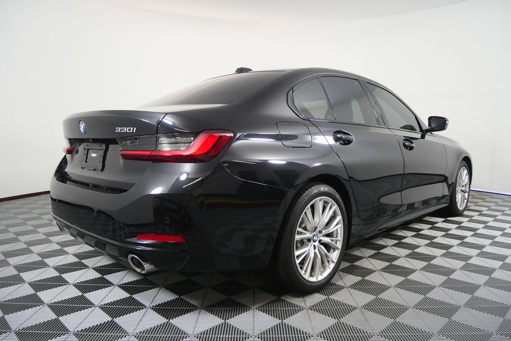 Thumbnail: 2023 BMW 3 Series - 3