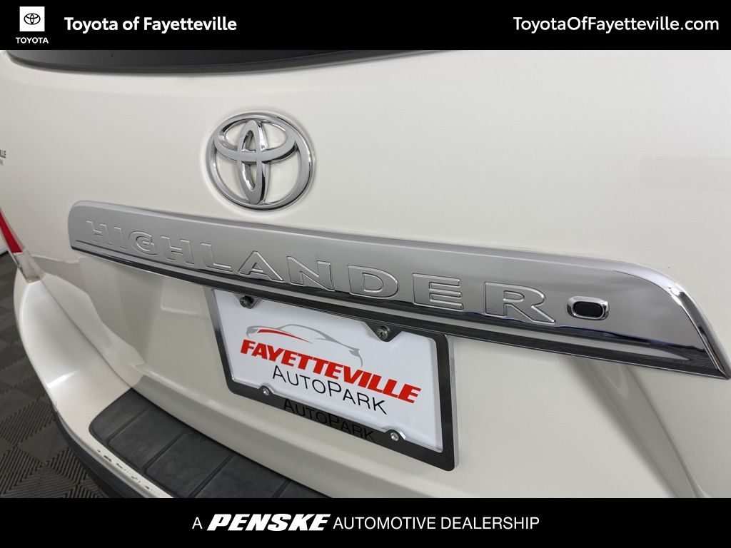 Thumbnail: 2012 Toyota Highlander - 14