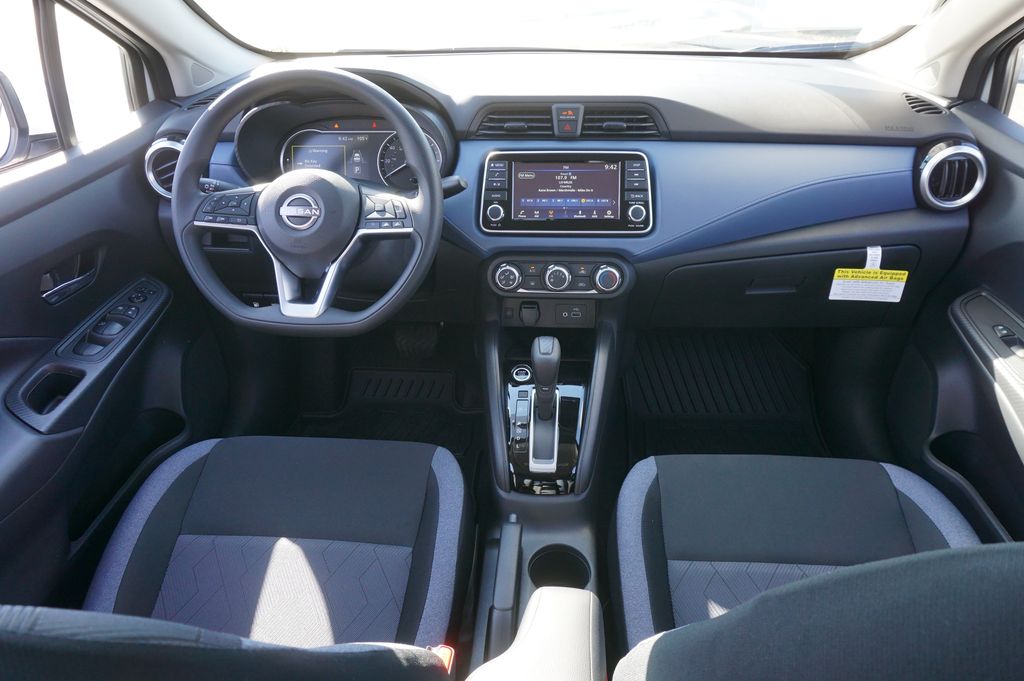 2024 Nissan Versa 1.6 SV 11