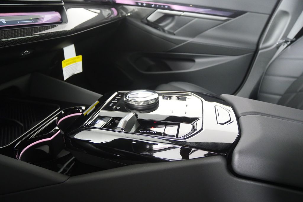 Thumbnail: 2027 BMW 5 Series - 23