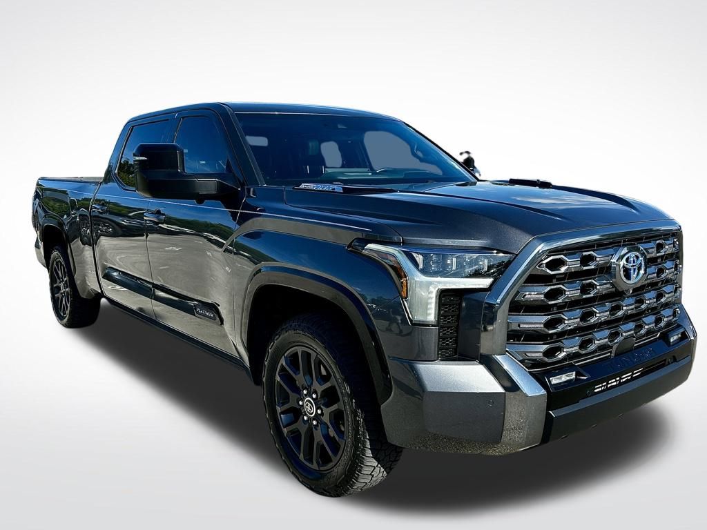 2023 Toyota Tundra Platinum's photo