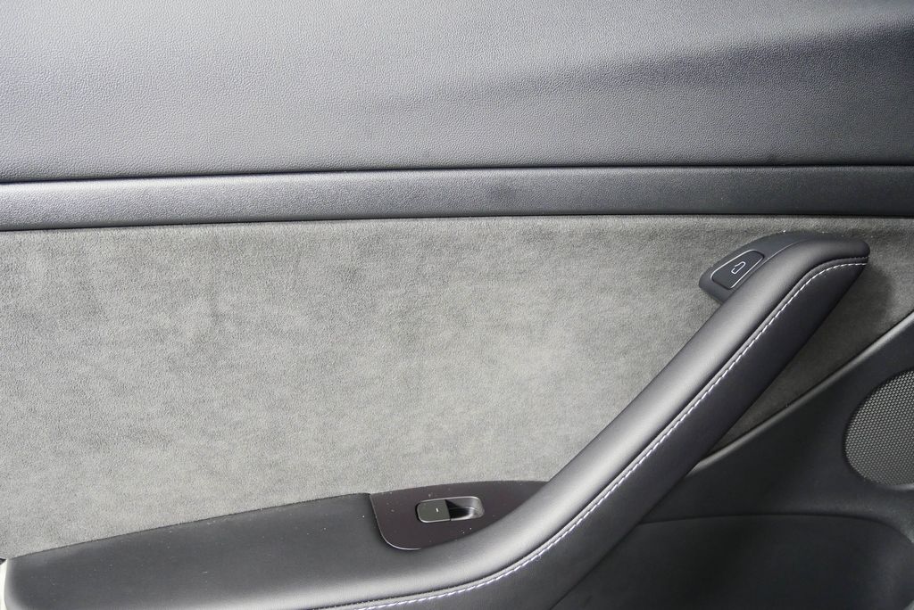 Thumbnail: 2023 Tesla Model 3 - 14