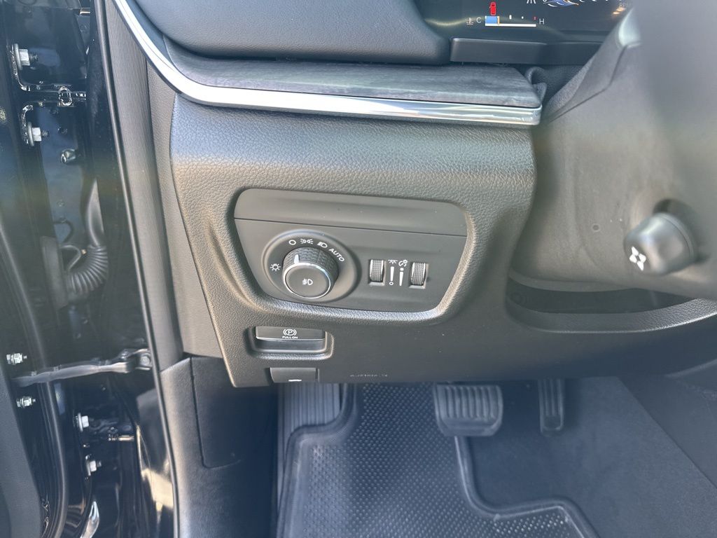 Used Car 2023 Jeep Grand Cherokee  Overland For Sale Under $40,000 In Austin, Texas