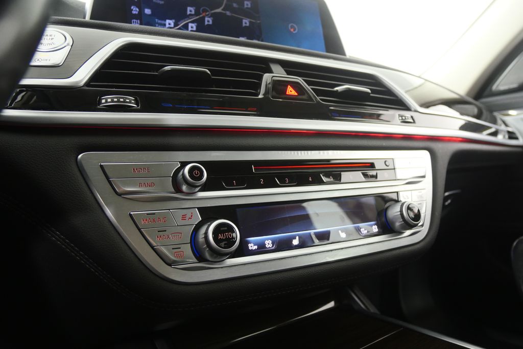 Thumbnail: 2018 BMW 7 Series - 23