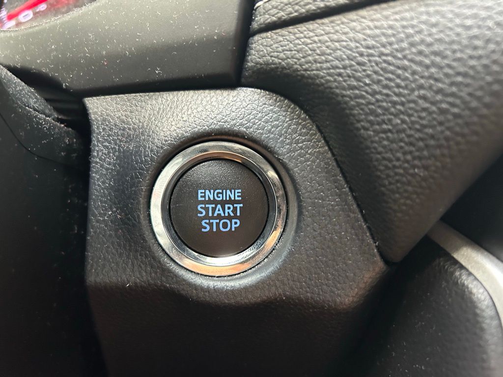 2021 Toyota RAV4 XLE Premium 22