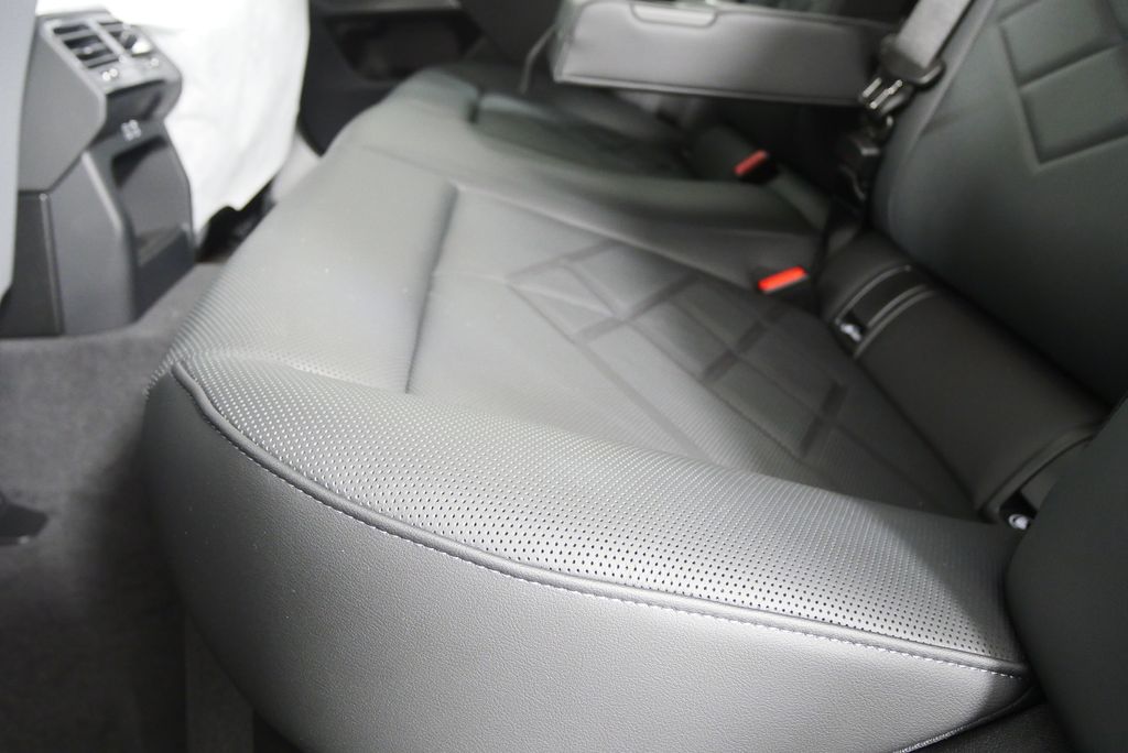 Thumbnail: 2026 BMW 5 Series - 16