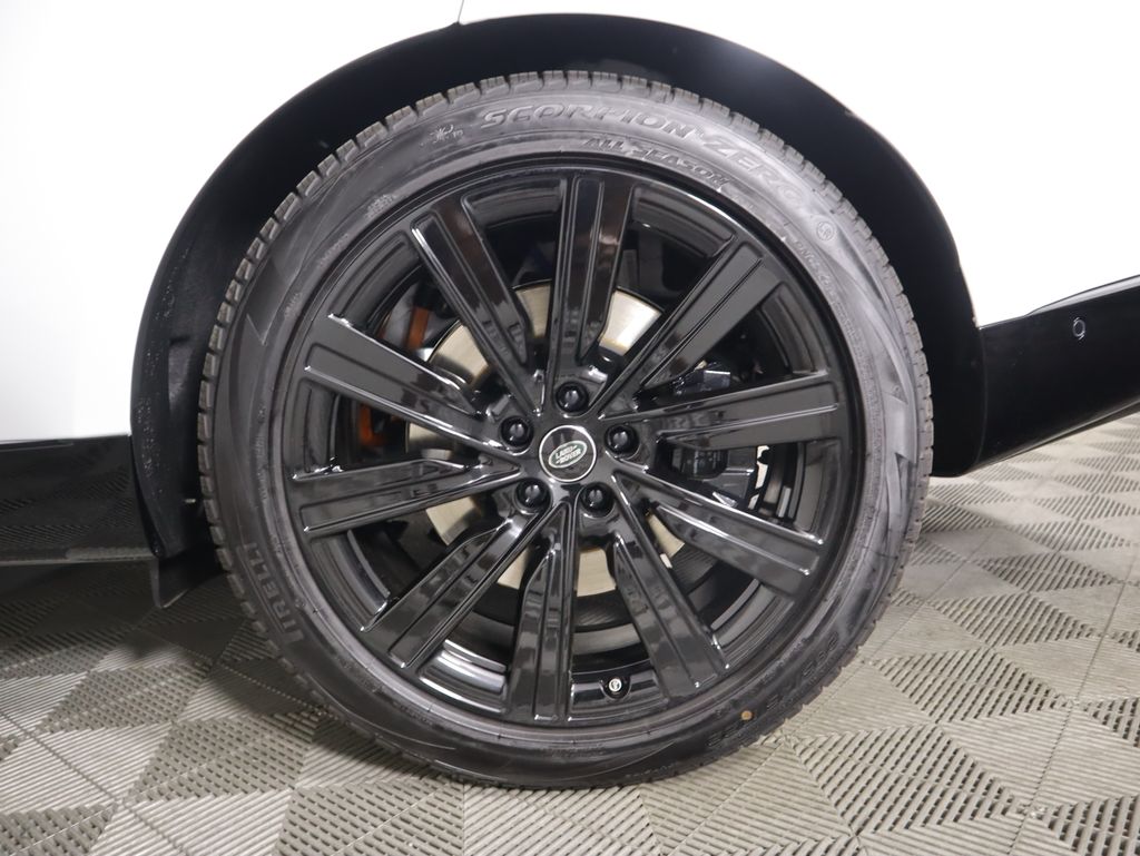 Thumbnail: 2025 Land Rover Range Rover - 32