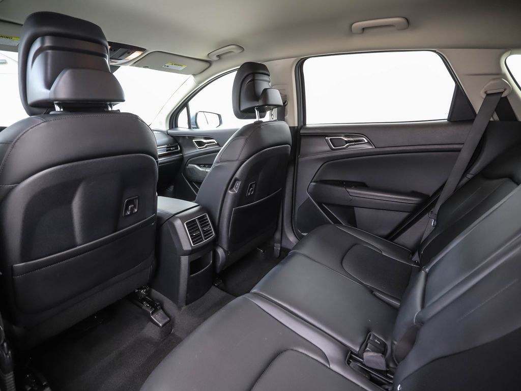 Thumbnail: 2023 Kia Sportage - 21