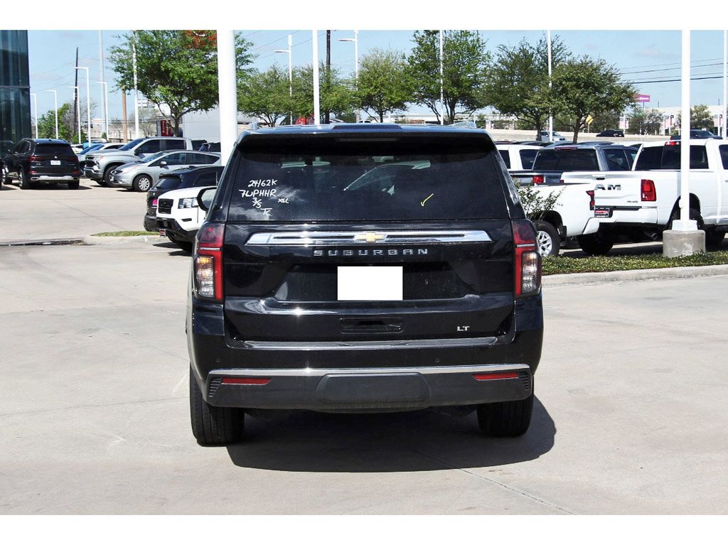 2024 Chevrolet Suburban LT - 4