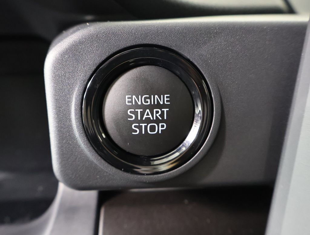 2025 Toyota Tacoma SR5 Double Cab photo 9