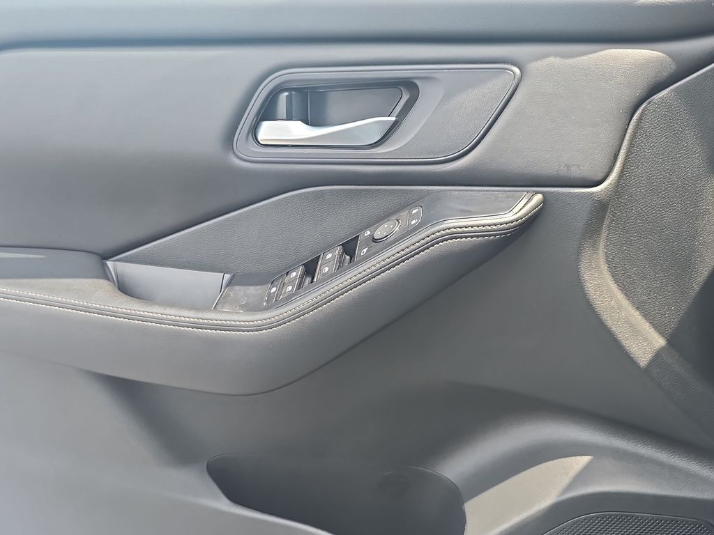 Used 2024 Nissan Rogue SUV