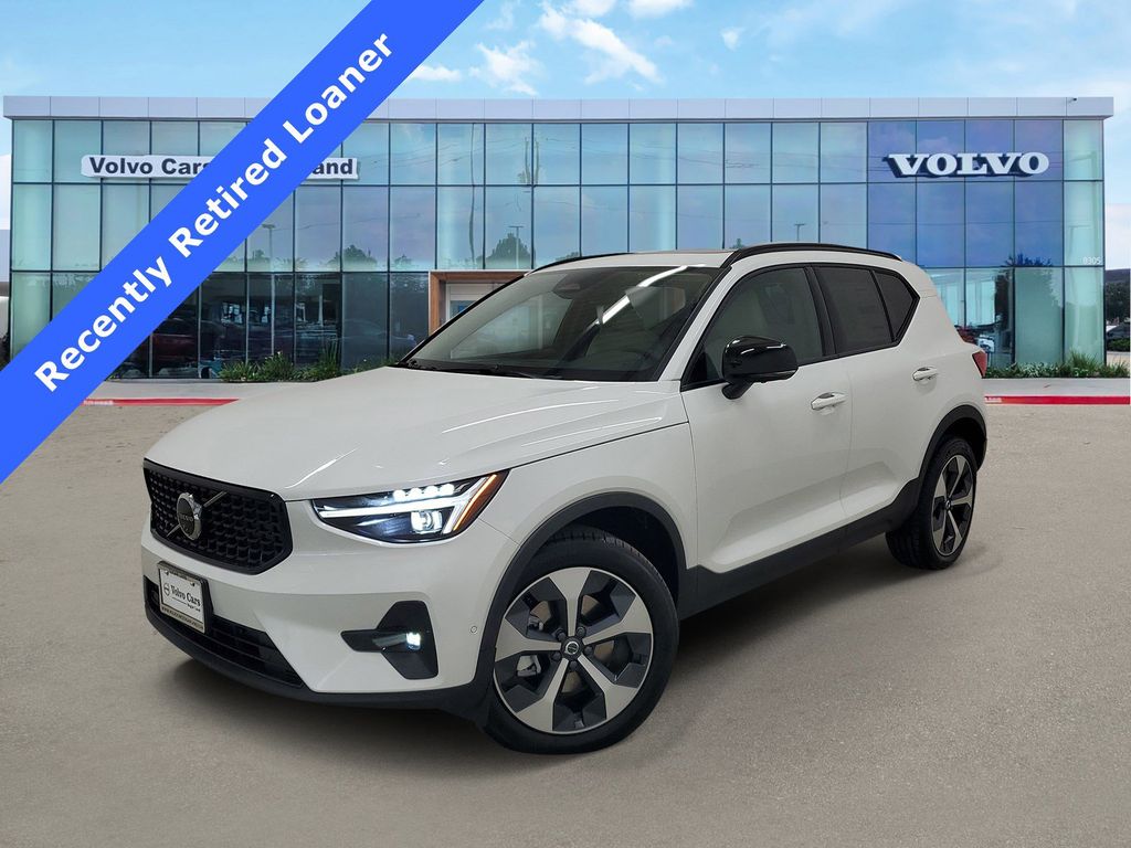 Crystal White 2026 Volvo XC40 B5 Plus AWD SUV / Crossover All-Wheel Drive Automatic