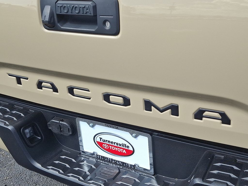 2020 Toyota Tacoma TRD Off-Road 28