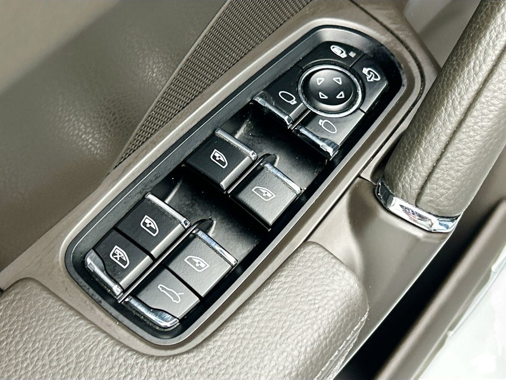 Thumbnail: 2018 Porsche Cayenne - 22