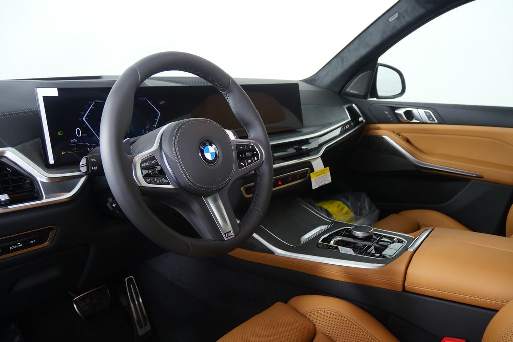 Thumbnail: 2026 BMW X7 - 13