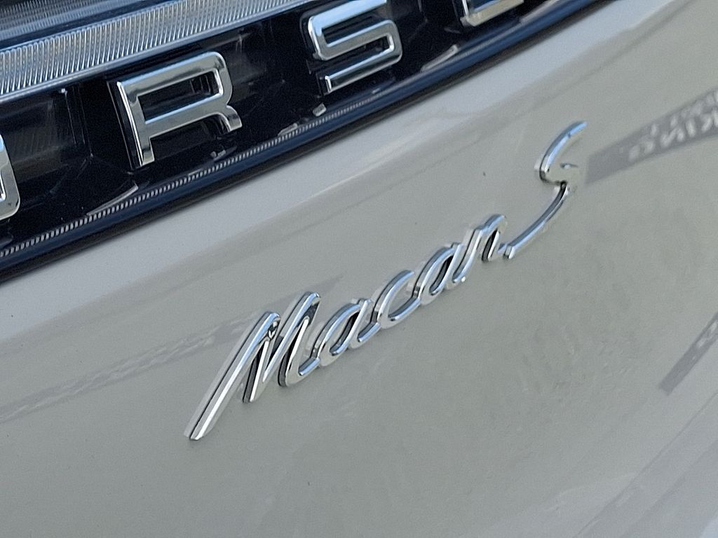 Thumbnail: 2026 Porsche Macan - 28