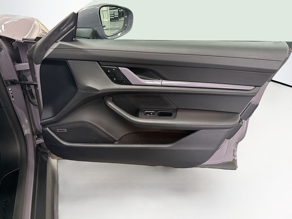 Thumbnail: 2025 Porsche Taycan - 25