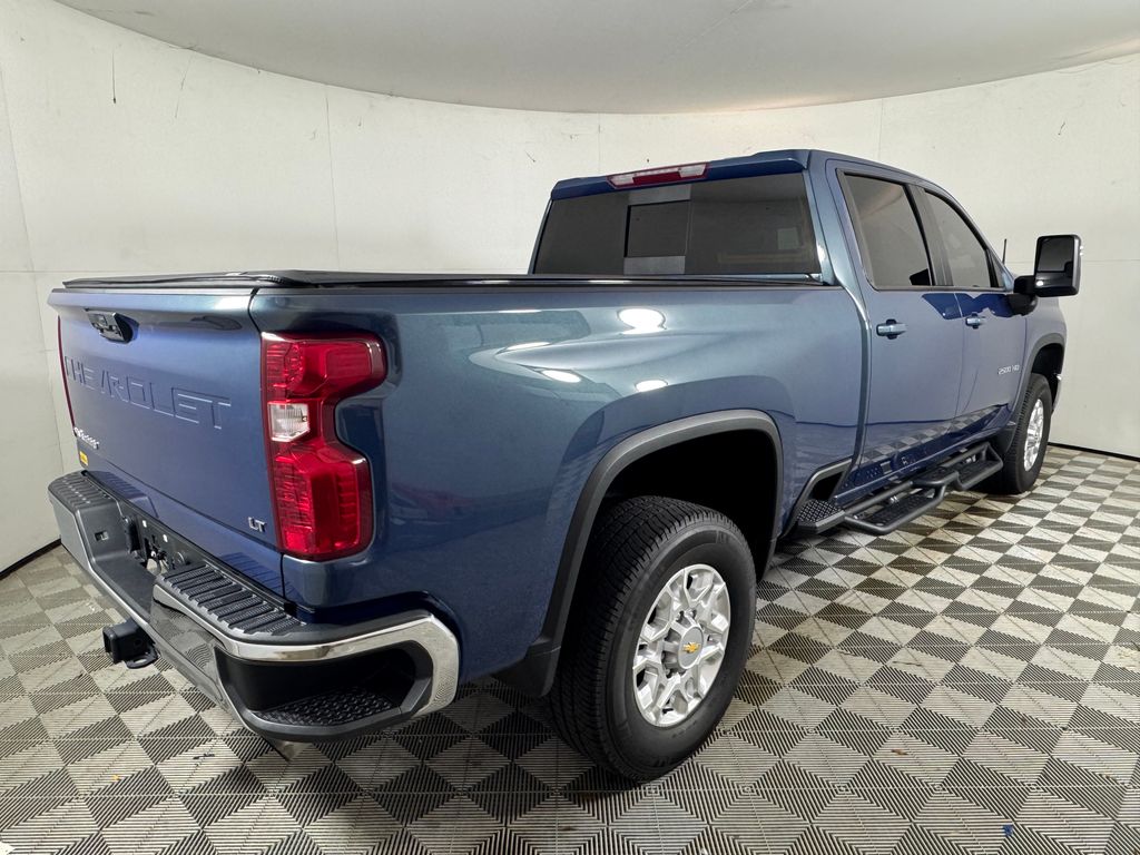 Used 2025 Blue Chevrolet LT image 3