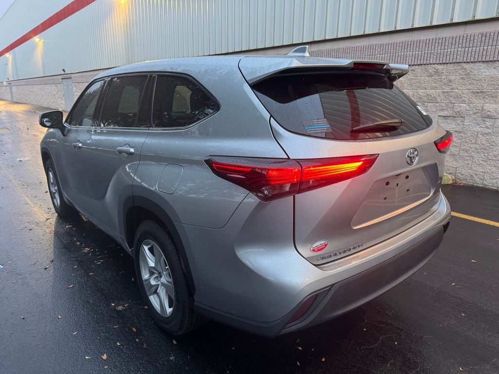 2021 Toyota Highlander L 3