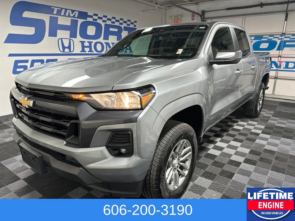 Sterling Gray Metallic 2024 Chevrolet Colorado Pickup Truck Four-Wheel Drive 8-Speed Automatic